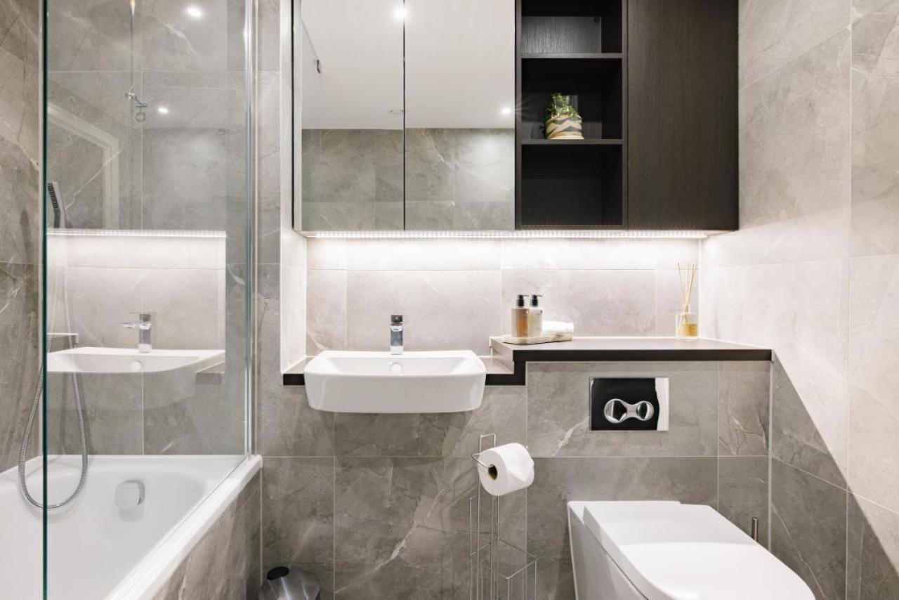 West Point Hotel London Bagian luar foto