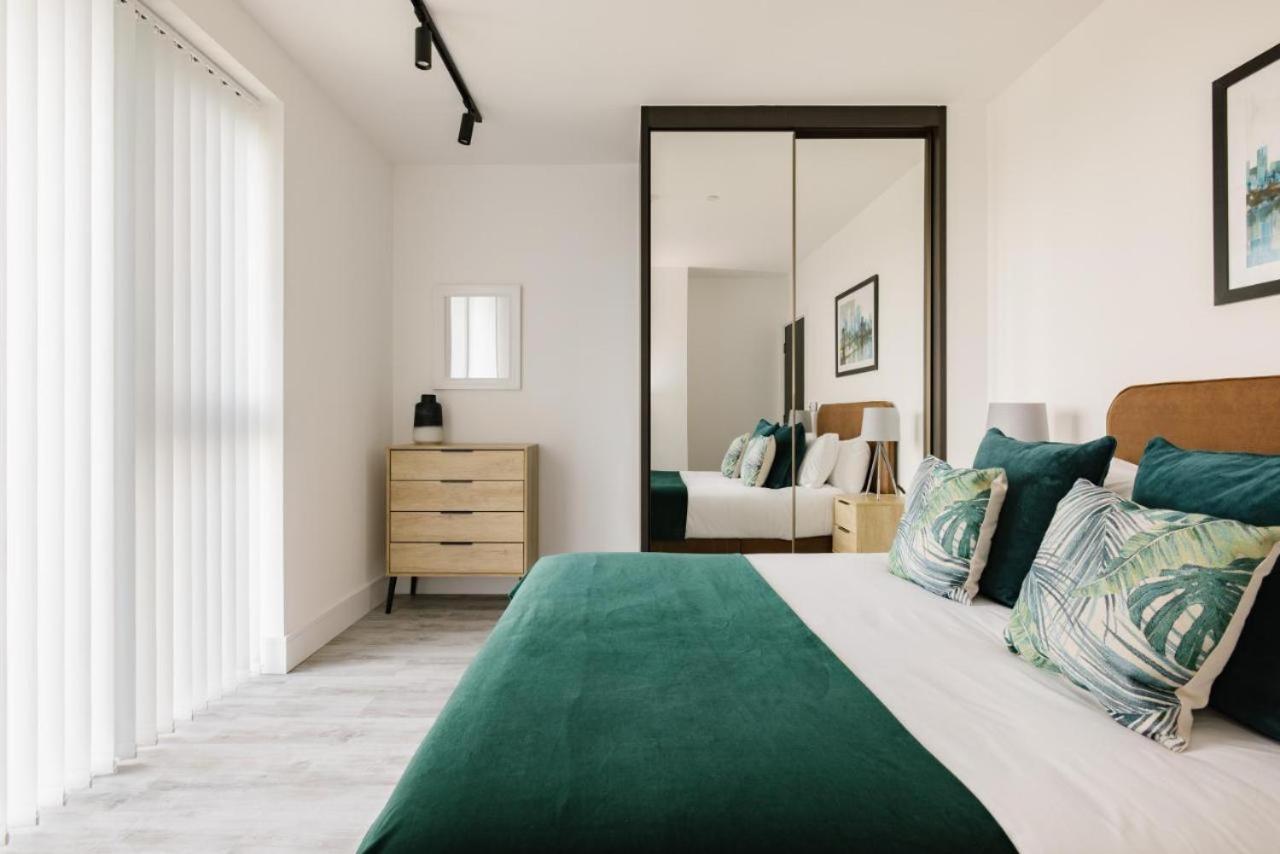 West Point Hotel London Bagian luar foto