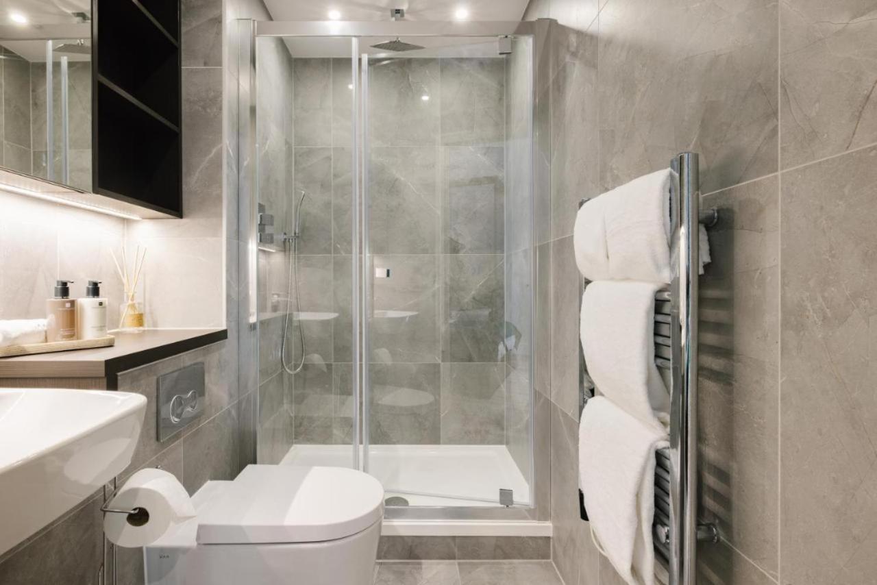 West Point Hotel London Bagian luar foto